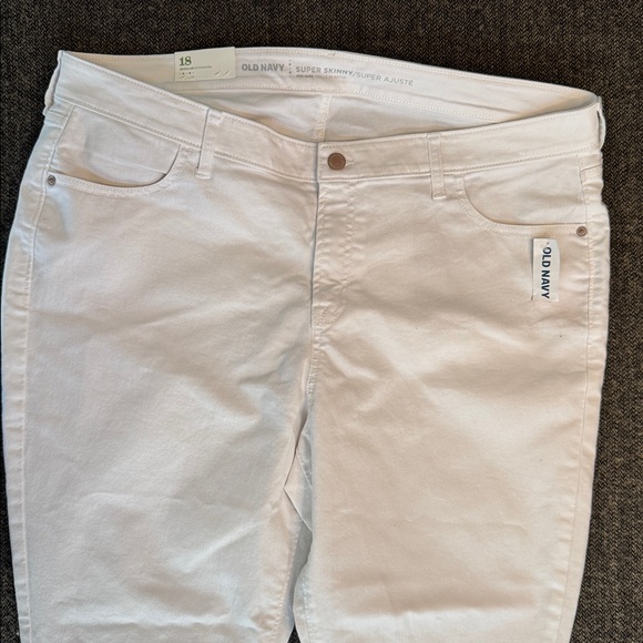 NWT Old Navy Women's White Super Skinny Jeans Mid Rise sz 18 Regular Stretch - Picture 2 of 11